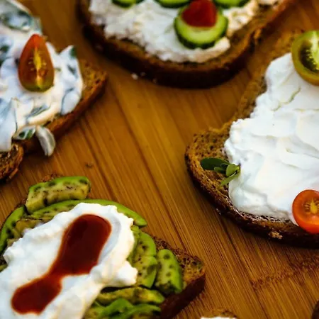 Melek فندق بوزبورون