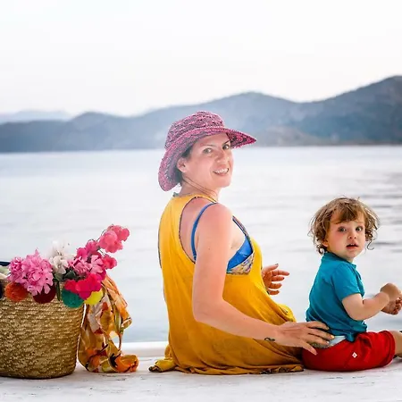 Melek بوزبورون