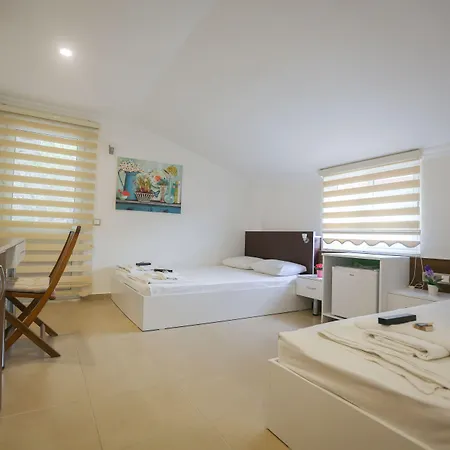 Melek Бозбурун