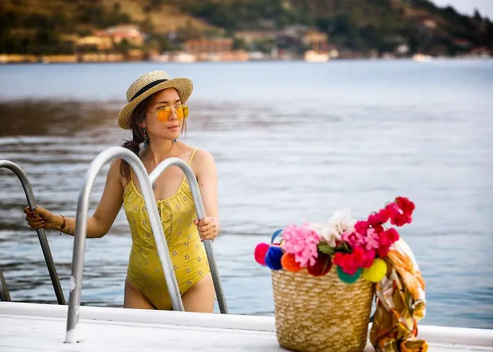 Melek Бозбурун